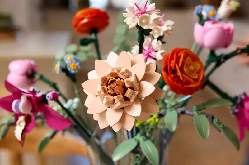 LEGO - 10342 - BOTANICAL COLLECTION - Pretty Pink Flower Bouquet - 749pcs