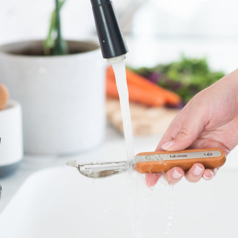Full Circle - PEEL OUT™ Vegetable Peeler