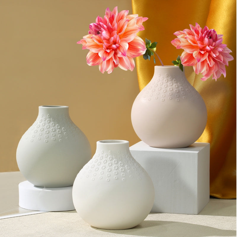 Natural Living - Bouquet - Bulb Vase - Soft White — Bouquet colour collection; other pieces sold separately.