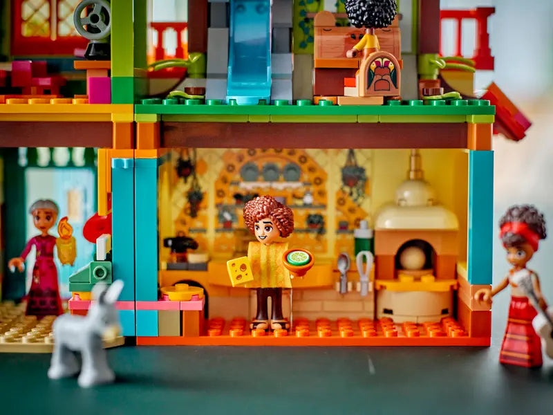 LEGO - 43245 - DISNEY - The Magical Madrigal House