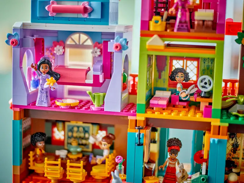 LEGO - 43245 - DISNEY - The Magical Madrigal House