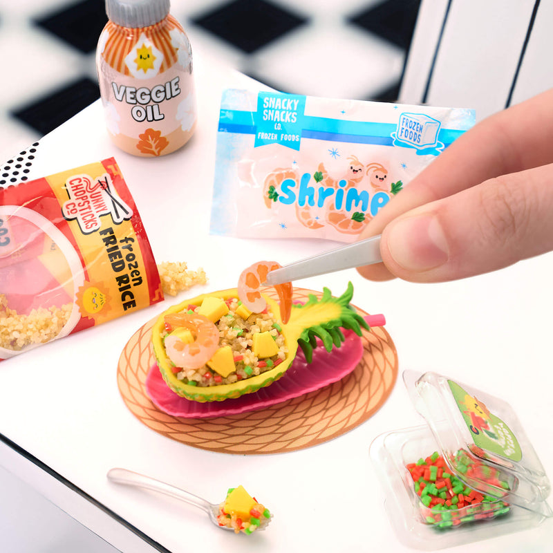 MGA's Miniverse - Make It Mini Diner Series 4 (Single Random Pick) — miniature diner food assembly