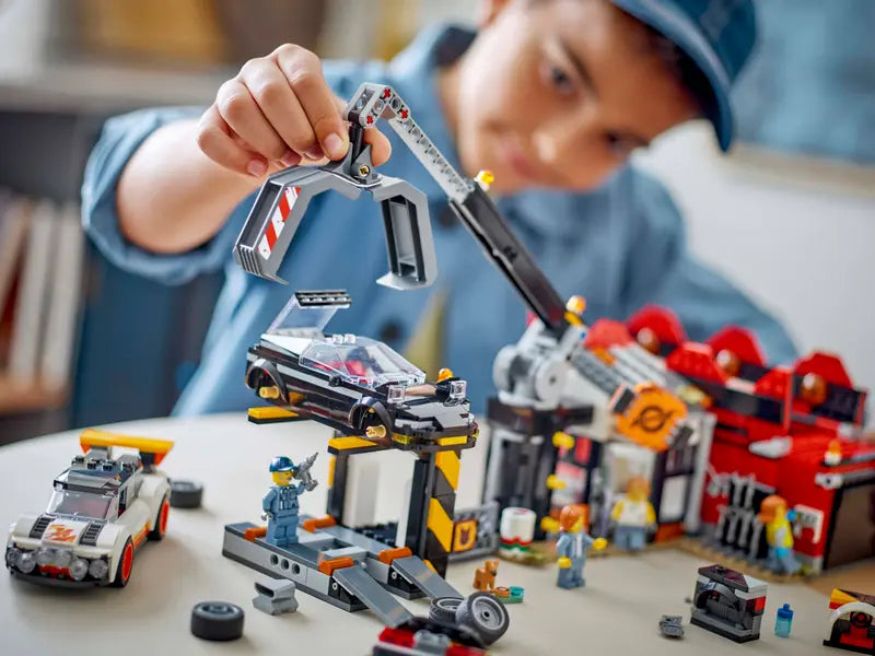 LEGO - 60472 - CITY - Scrapyard with Cars - 871pcs