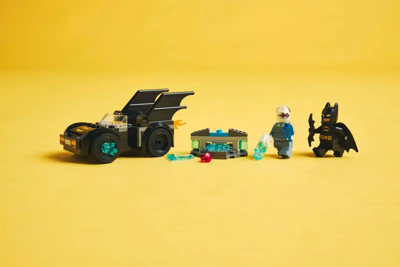 LEGO - 76301 - BATMAN - Batman & Batmobilevs. Mr. Freeze - 63pcs
