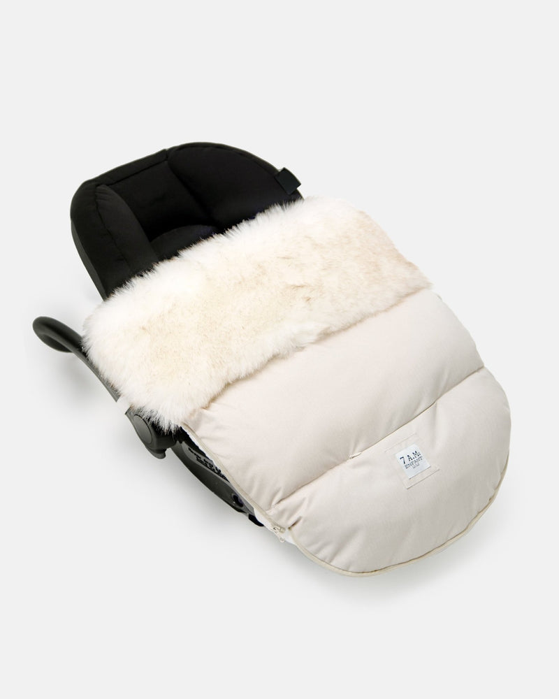 7AM - PlushPOD - Tundra Plush | Infant Lounger and Travel Sleep Pod Mother & Baby Heather Beige - White Faux Fur 0 - 18M