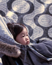 7AM - PlushPOD - Tundra Plush | Infant Lounger and Travel Sleep Pod Mother & Baby Heather Beige - White Faux Fur 18 - 3T