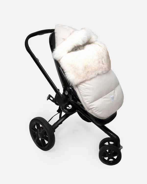 7AM - PlushPOD - Tundra Plush | Infant Lounger and Travel Sleep Pod Mother & Baby Heather Beige - White Faux Fur 18 - 3T