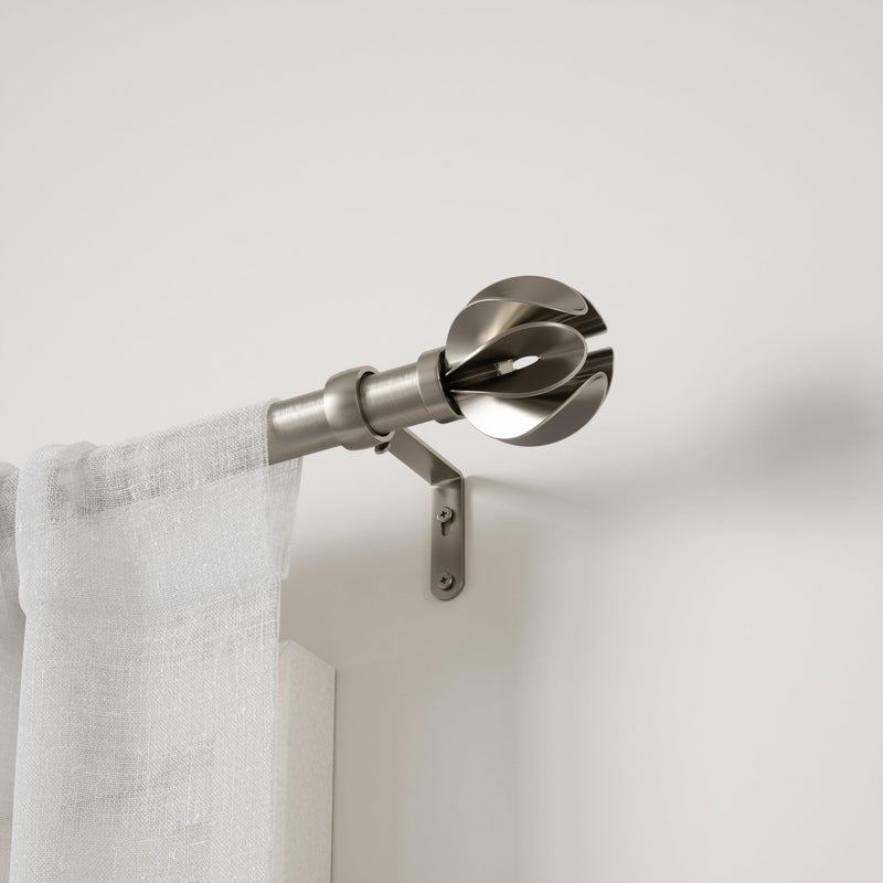 UMBRA - Blossom Curtain Rod _ Eco-Friendly Nickel / 42-120" (107-305 cm) / 1" (2.5 cm)