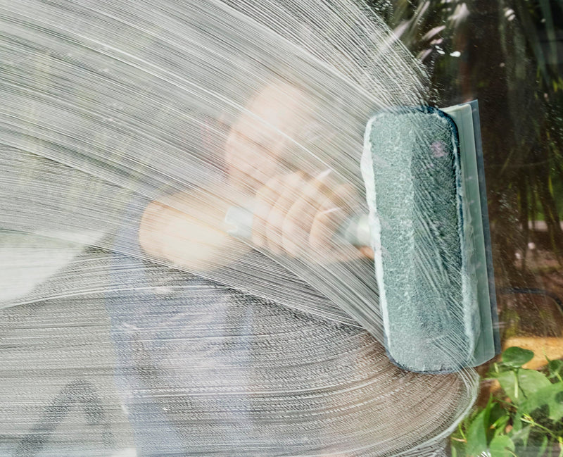 Joseph Joseph - CleanTech™ 2-in-1 Glass Cleaning Squeegee