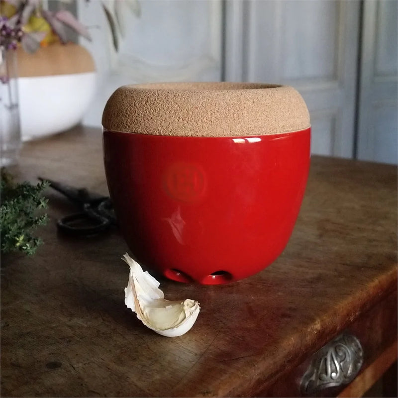 Emile Henry Garlic Pot 14.6x13.5cm, 1L - Limolin 