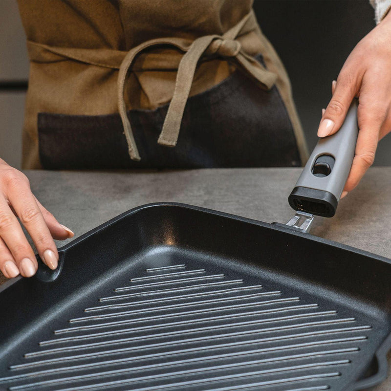 Guzzini - Cook Strong - Square Griddle Pan 28X28 (Grey) - Limolin 