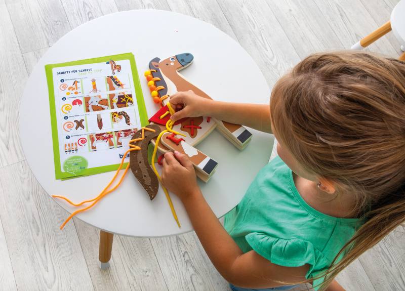 Beleduc - XXL THREAD ANIMALS Games & Toys