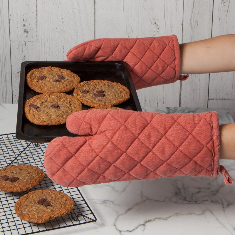 Heirloom - Clay Stonewash Oven Mitt Home & Kitchen