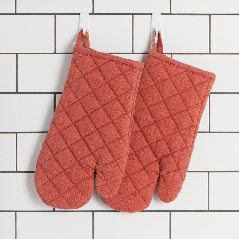 Heirloom - Clay Stonewash Oven Mitt Home & Kitchen