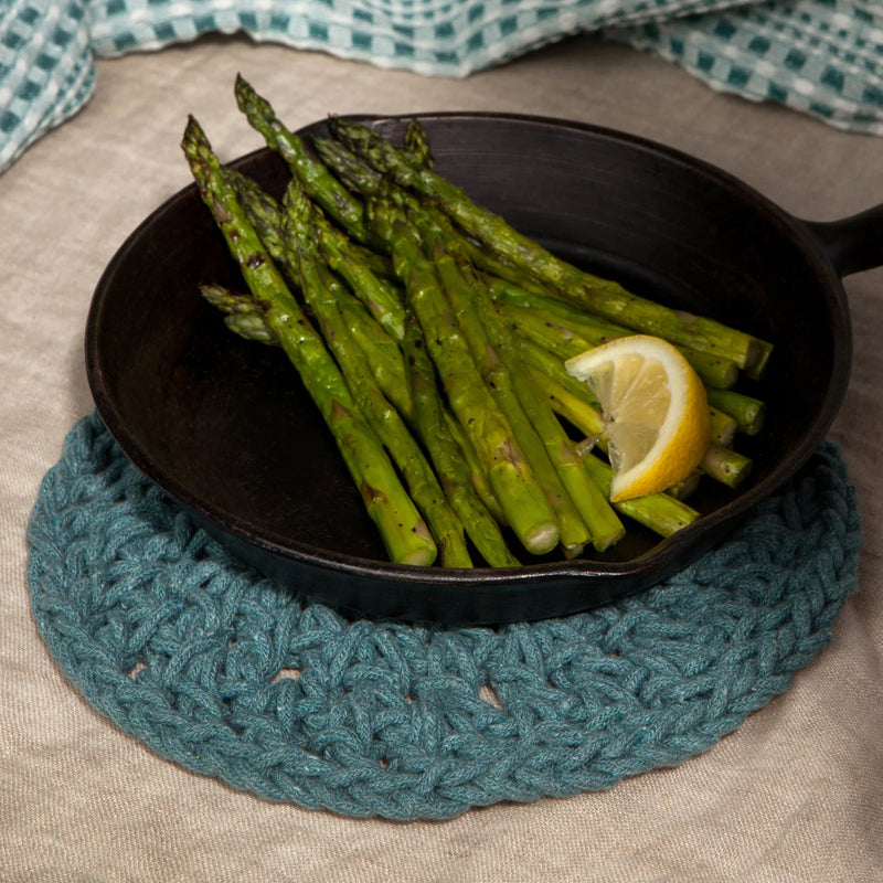 Heirloom - Lagoon Knotted Trivet Home & Kitchen