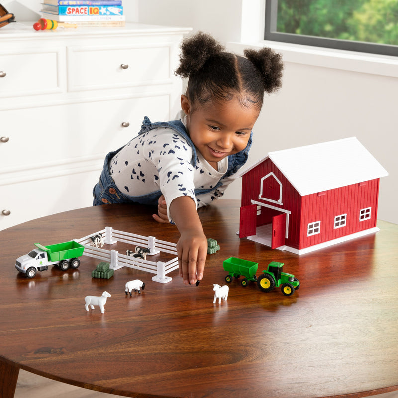 John Deere - 1:64 Scale 24 Piece Farm Playset