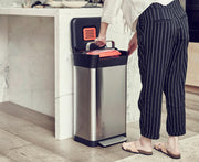 Joseph Joseph - TITAN Waste / Recycling Compactor