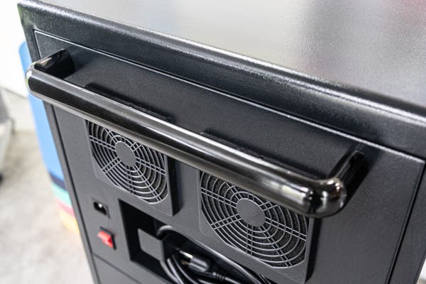 Luxor - Charging Cart for 30 Laptops USB-C with Fans & Locking Door - Black