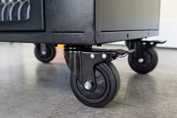 Luxor - Charging Cart for 30 Laptops USB-C with Fans & Locking Door - Black